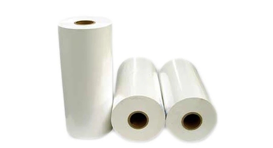 Embalaje de película transparente de plástico súper suave y personalizado Transparente de vinilo de hoja encogida de envoltura de películas de rollo de PVC