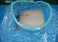 El paciente disponible cubren y la sección cesariana de los vestidos C para el nacimiento del bebé usando