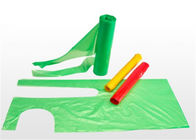 Delantales plásticos disponibles coloreados en un rollo, estándares disponibles del CE del delantal ISO del PE